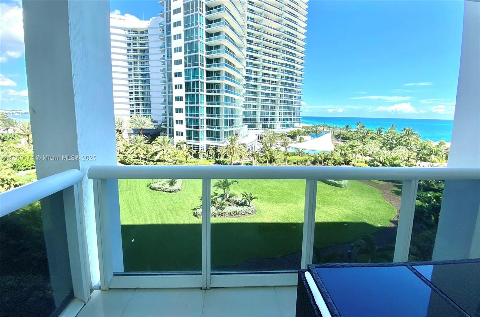 10275 Collins Ave, #606