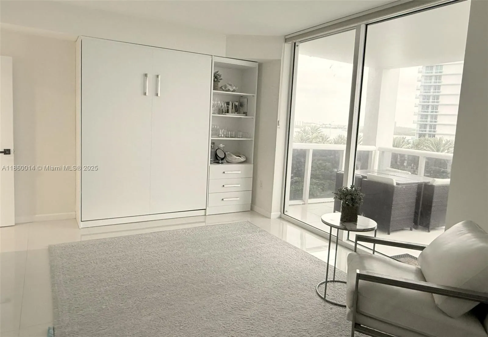 10275 Collins Ave, #606