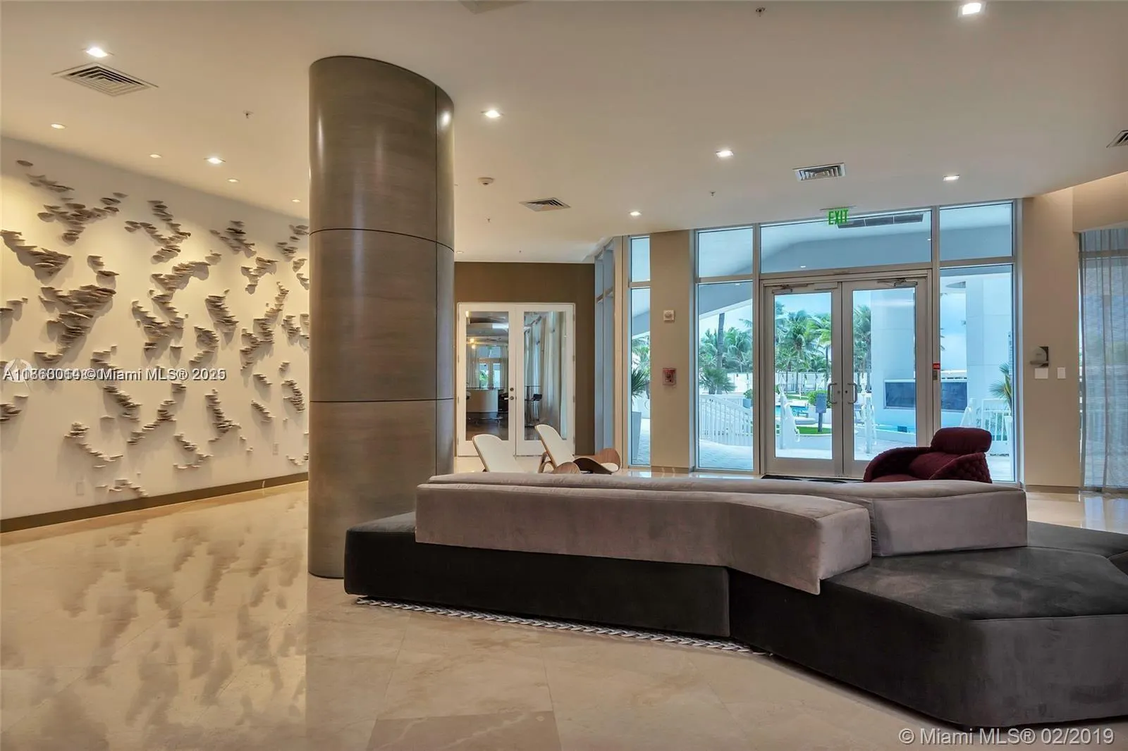10275 Collins Ave, #606