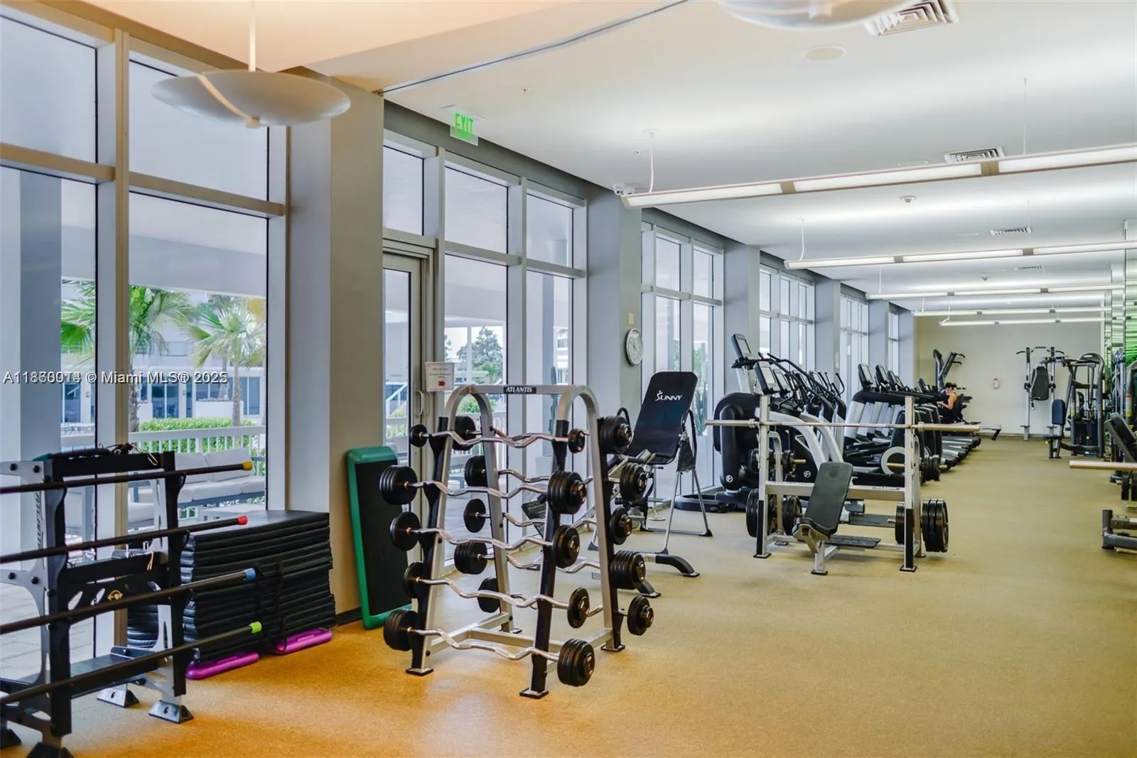 10275 Collins Ave, #606