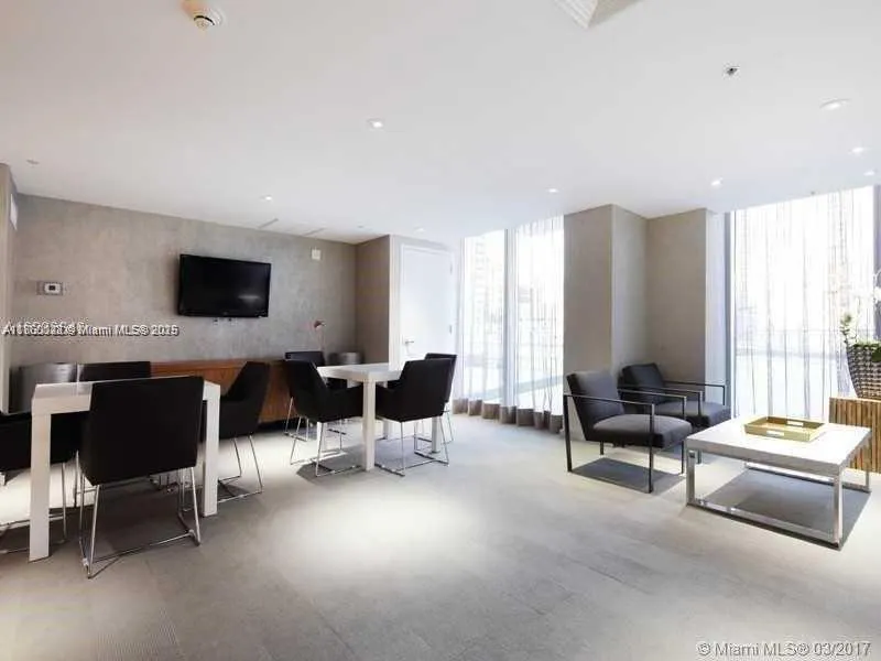 92 SW 3rd St, #3102