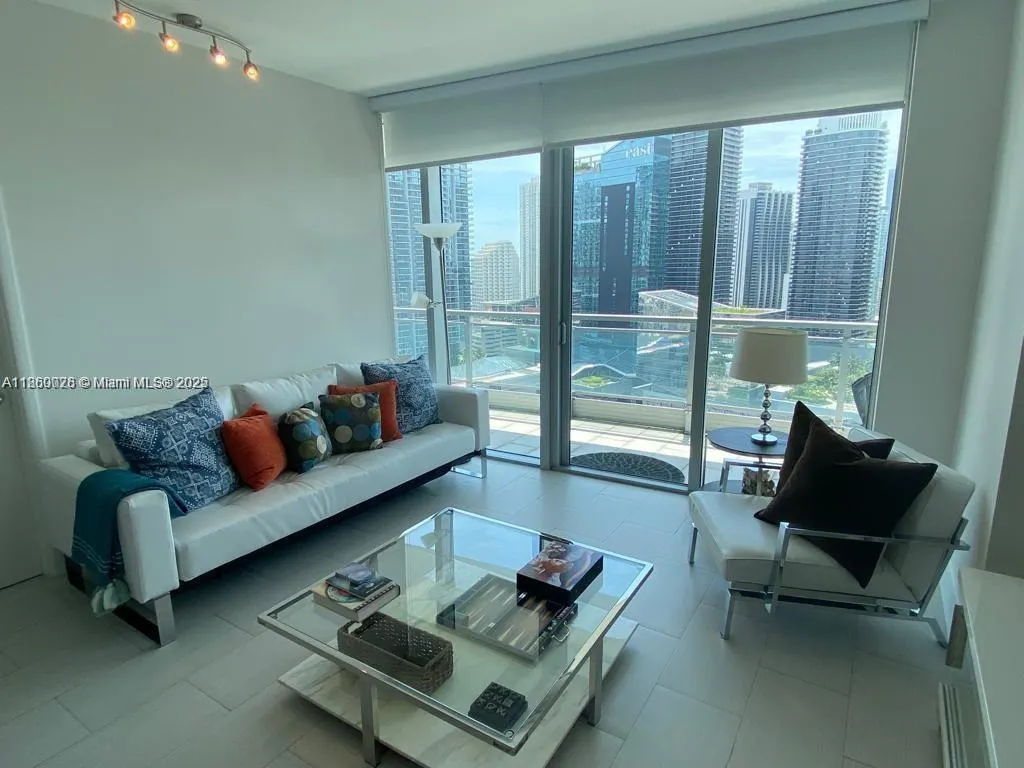 92 SW 3rd St, #3102