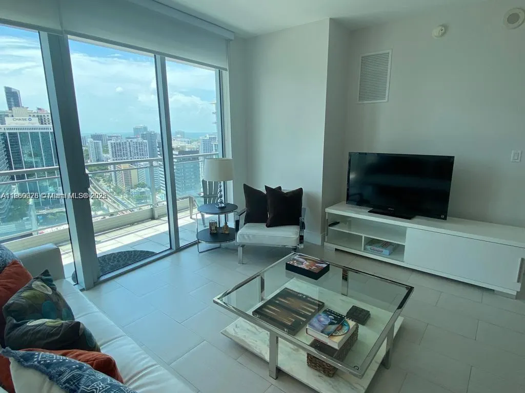92 SW 3rd St, #3102