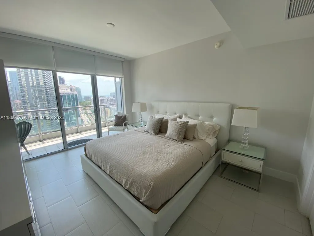 92 SW 3rd St, #3102
