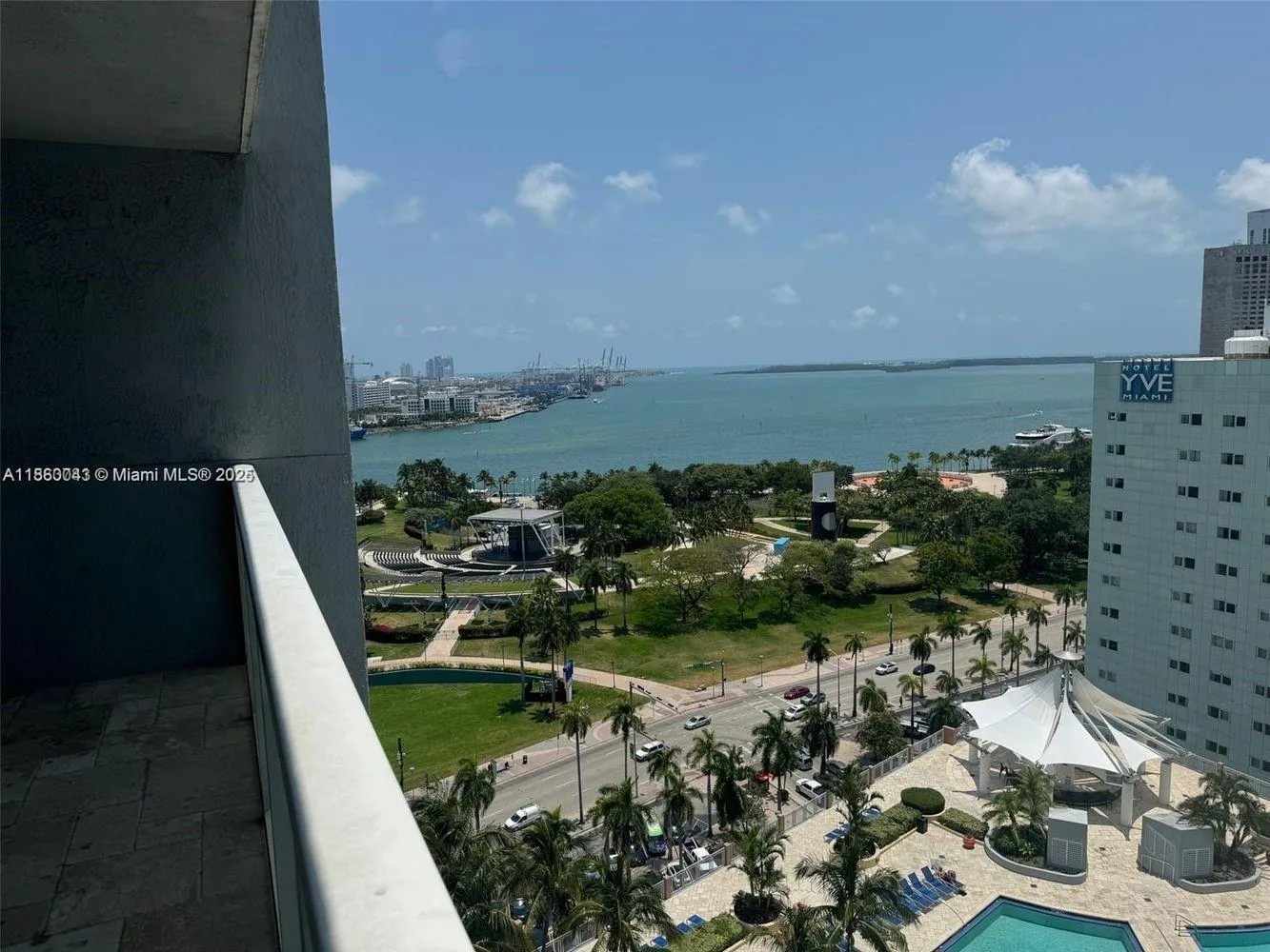 244 Biscayne Blvd, #1807
