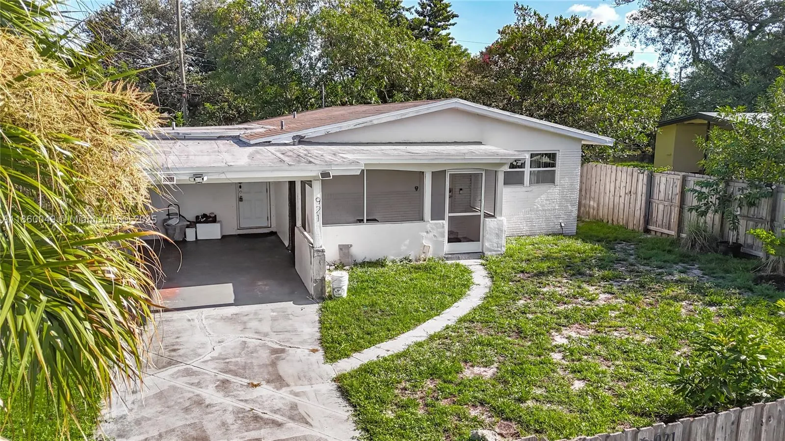 921 NW 14th St