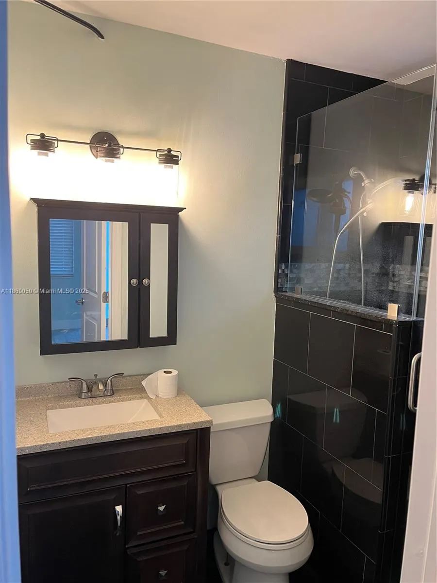 724 Tamiami Canal Rd
