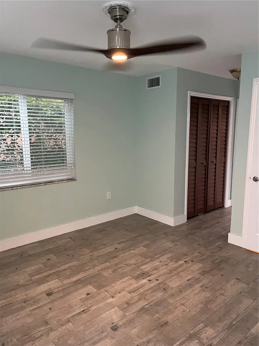 724 Tamiami Canal Rd
