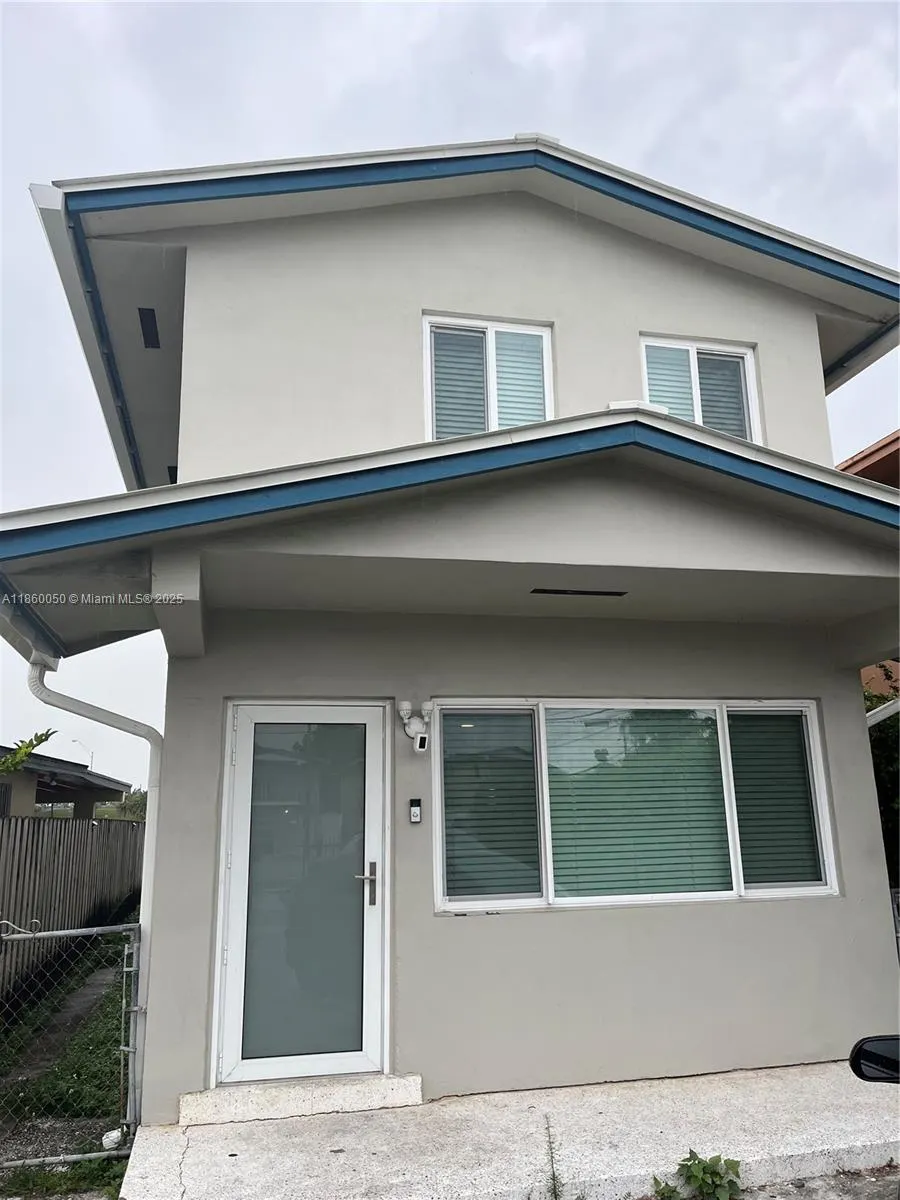 724 Tamiami Canal Rd
