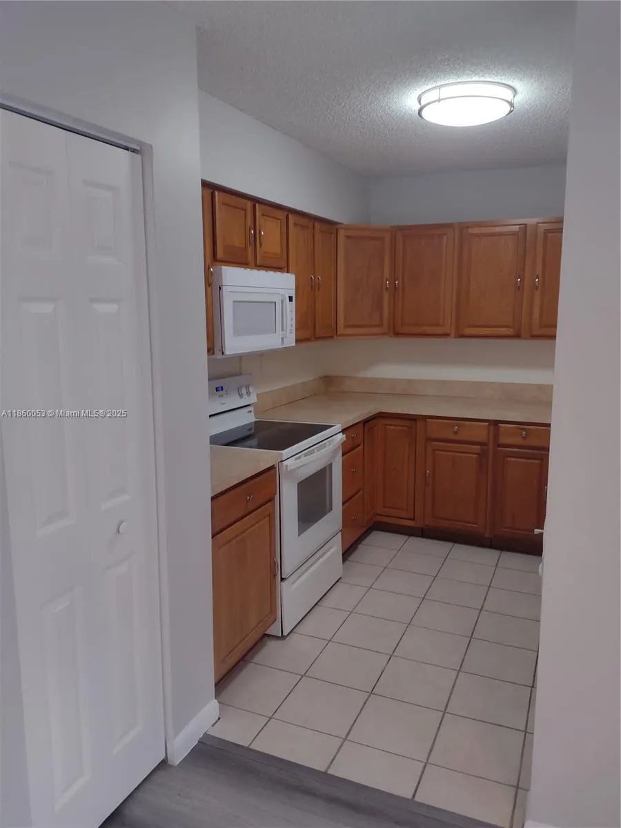 2311 SW 83 AV, #2311