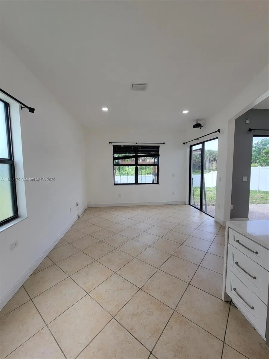 9136 SW 36th Mnr