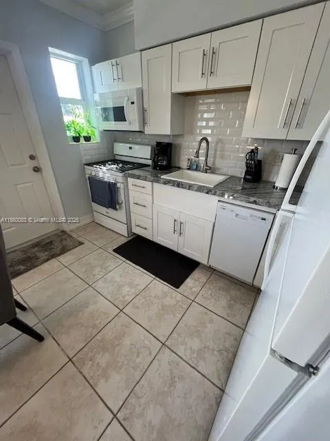 350 75th St, #202