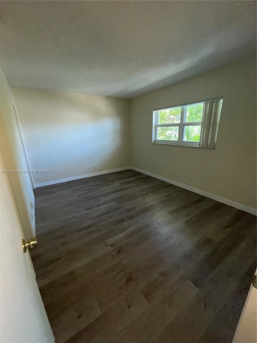 4200 Crystal Lake Dr, #304