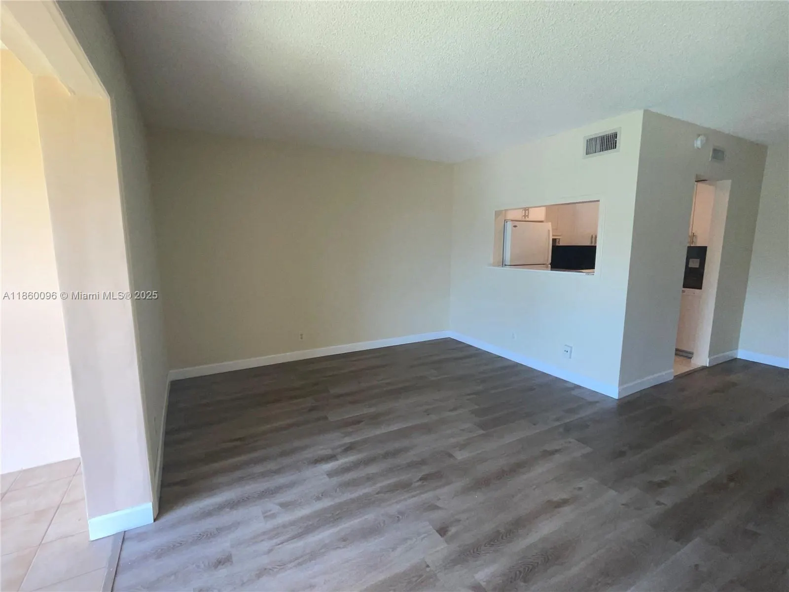 4200 Crystal Lake Dr, #304
