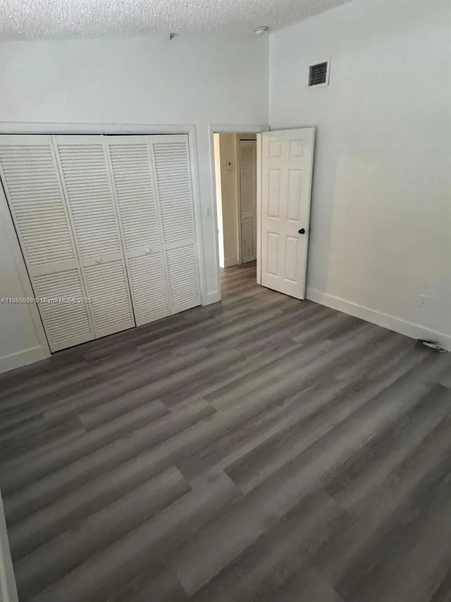 609 W 39th St, #609