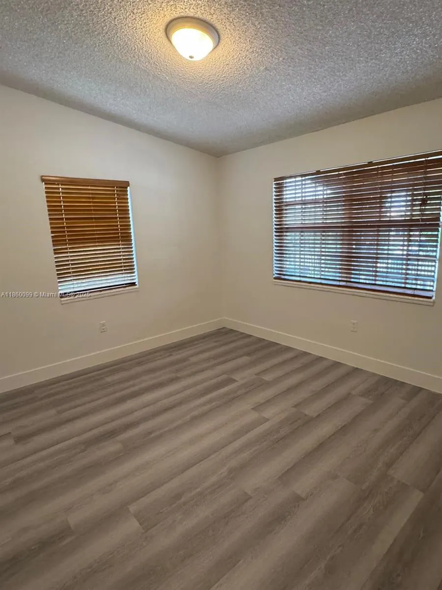 609 W 39th St, #609