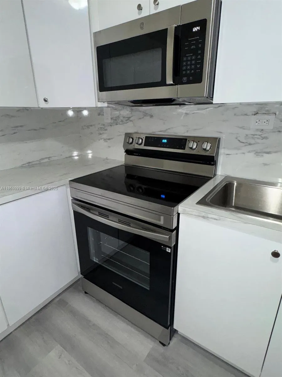 609 W 39th St, #609