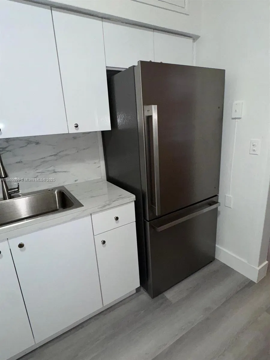 609 W 39th St, #609