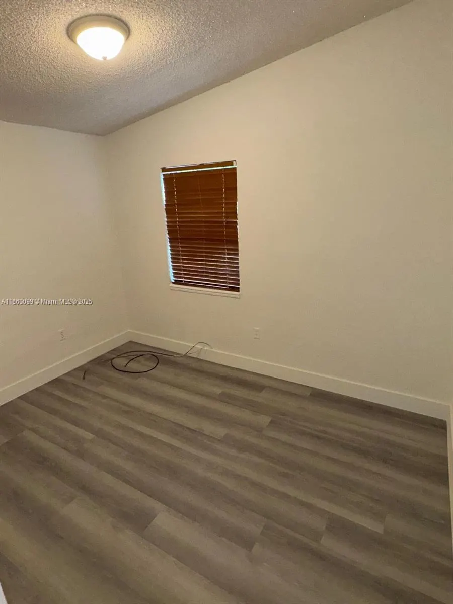 609 W 39th St, #609