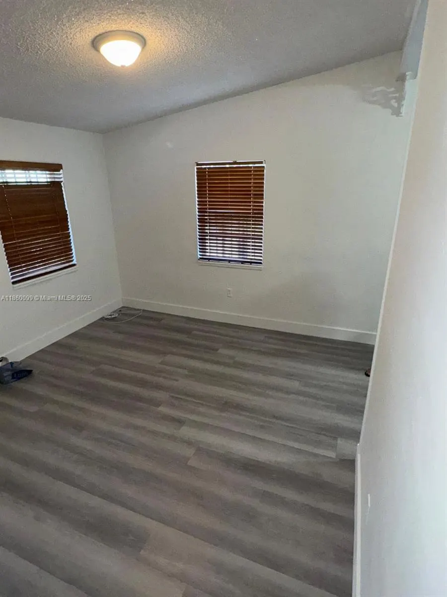 609 W 39th St, #609