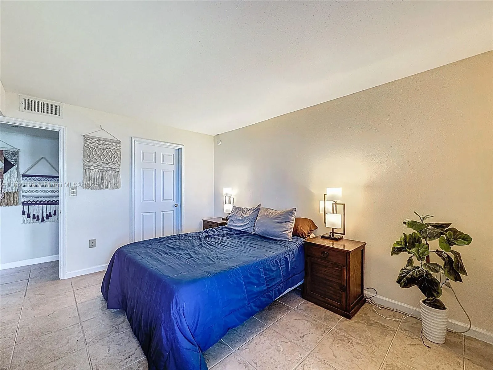 2647 NW 33rd St, #2306