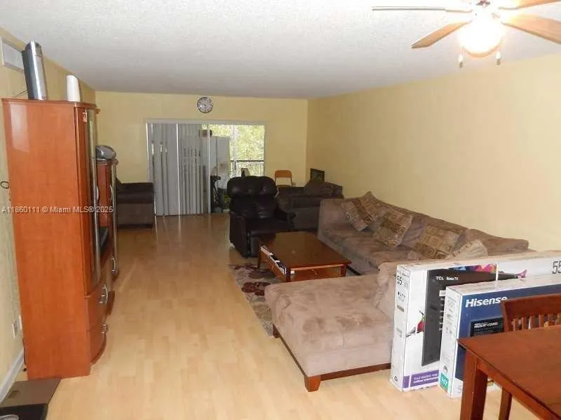 6001 N Falls Cir Dr, #403