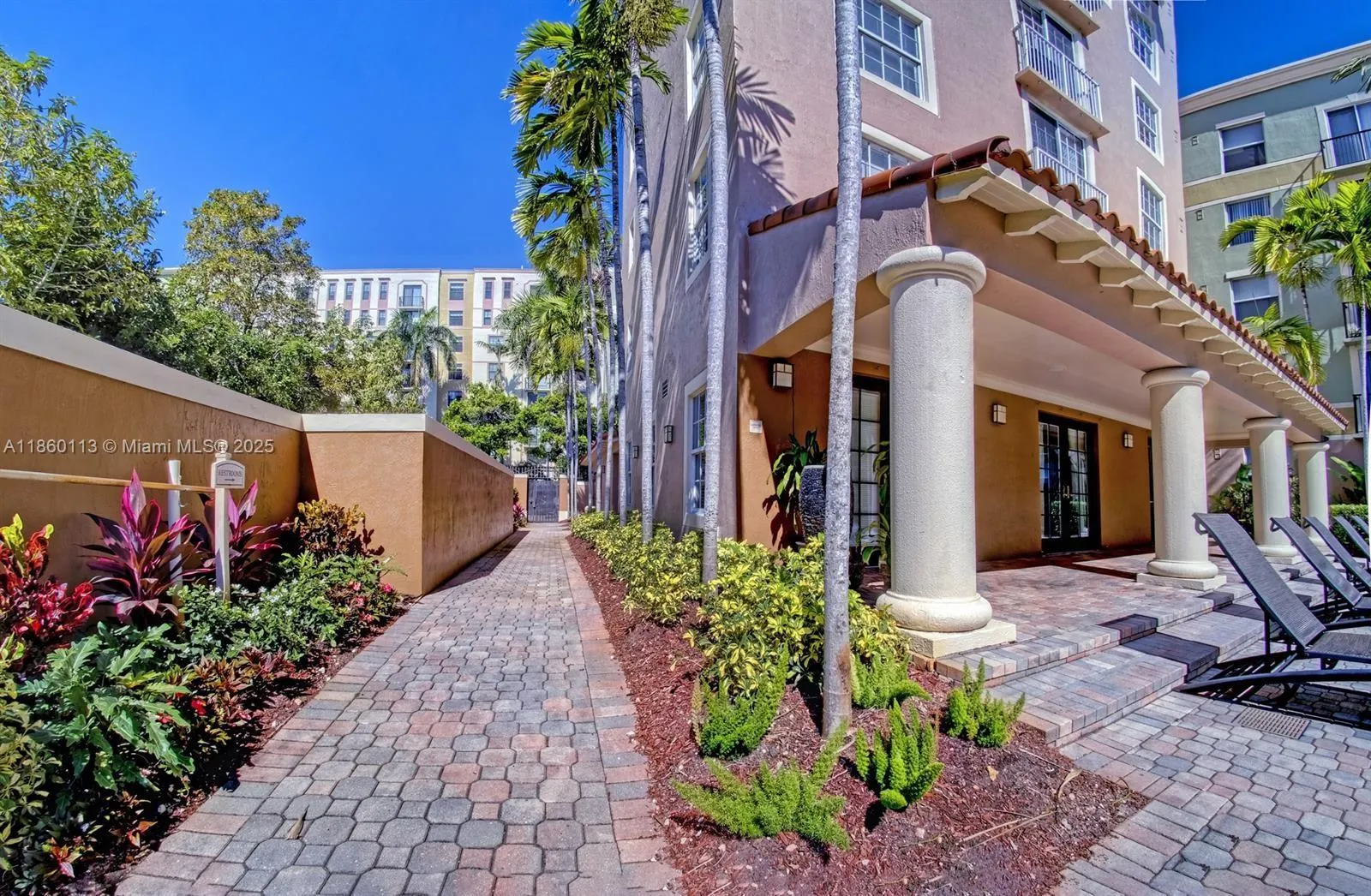 1900 Van Buren St, #221B