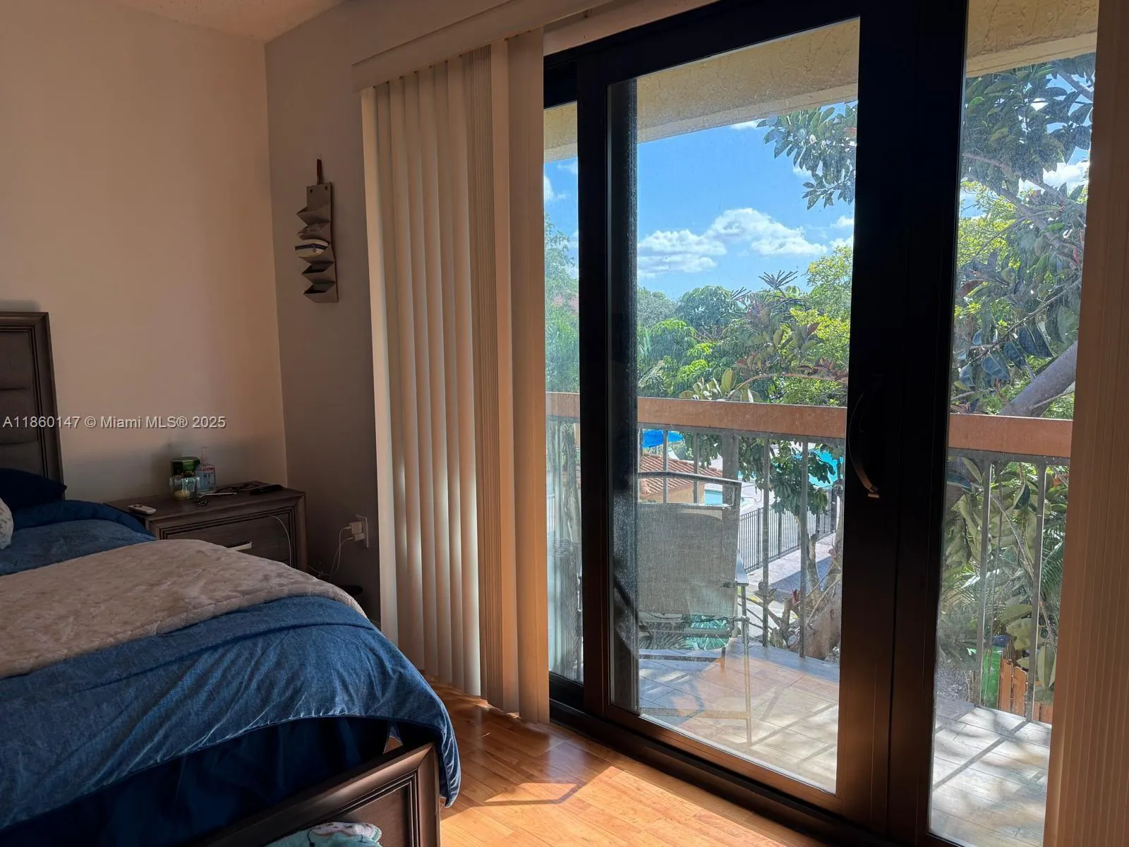 4018 Del río way