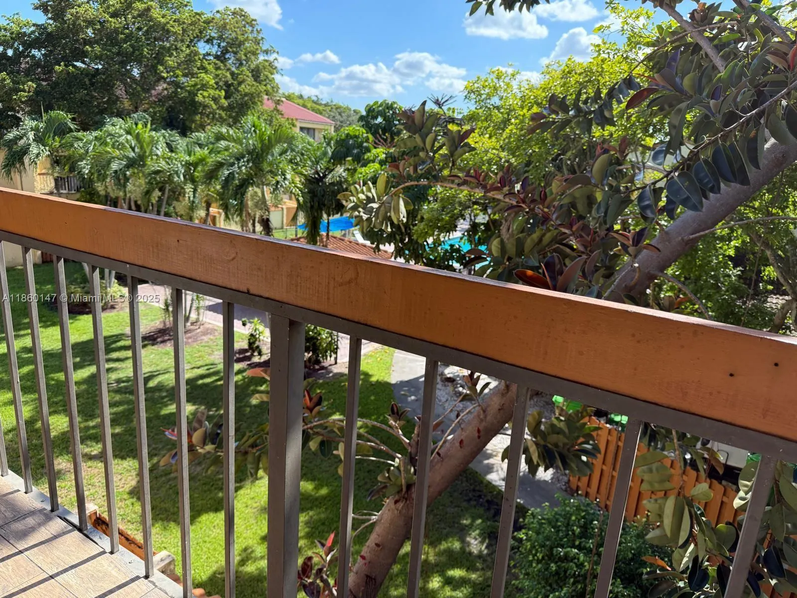4018 Del río way