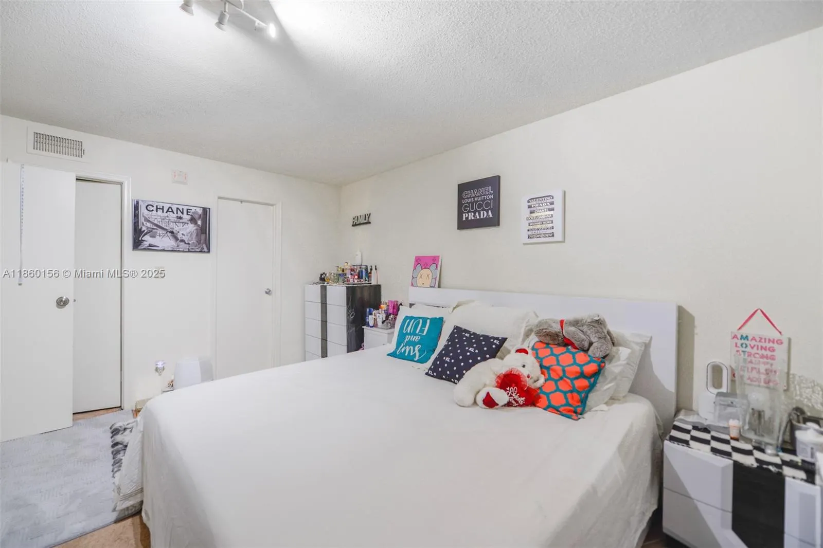 875 Riverside Dr, #735