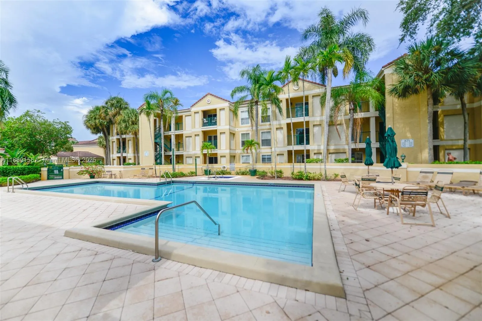 875 Riverside Dr, #735