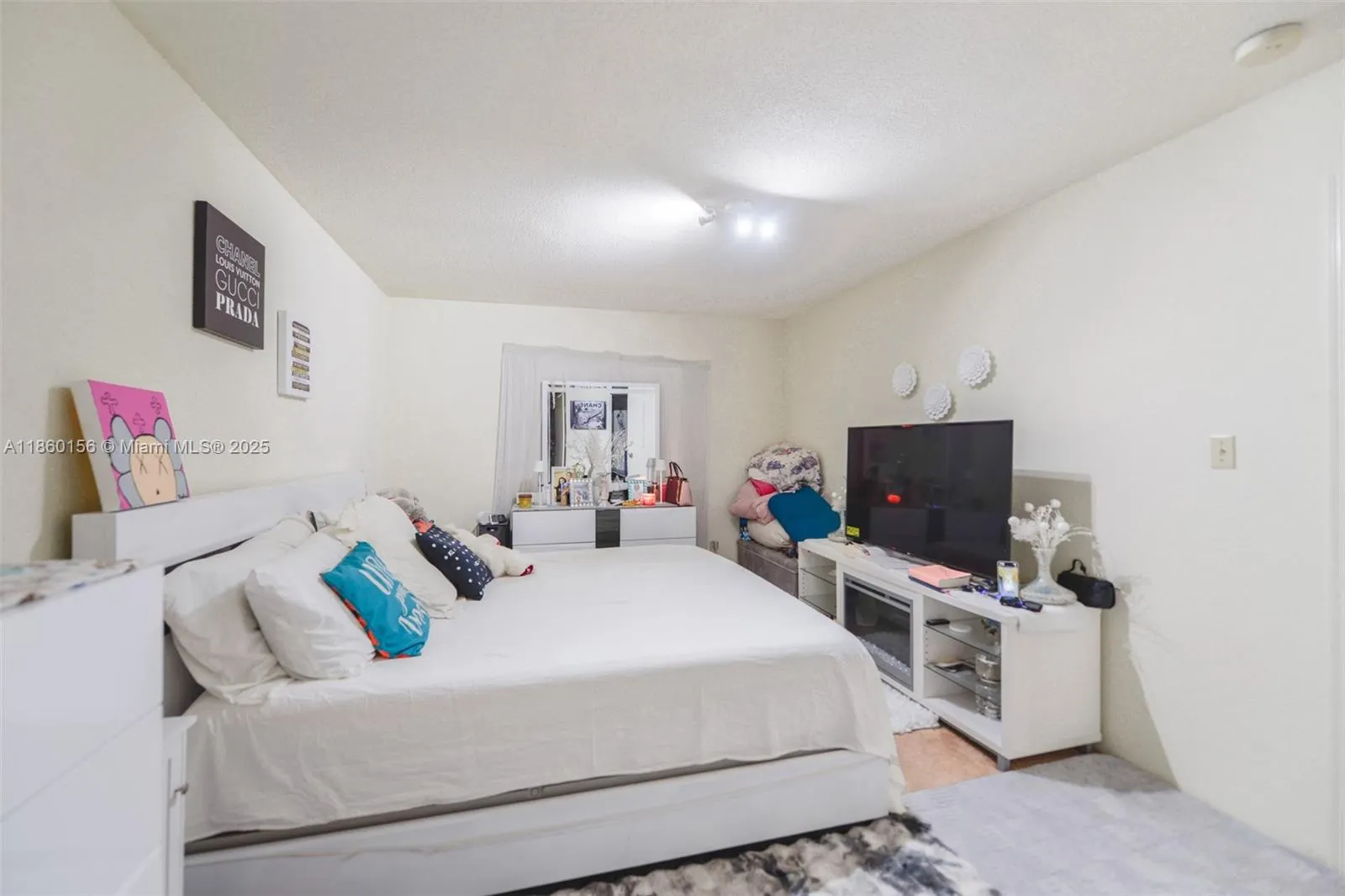 875 Riverside Dr, #735