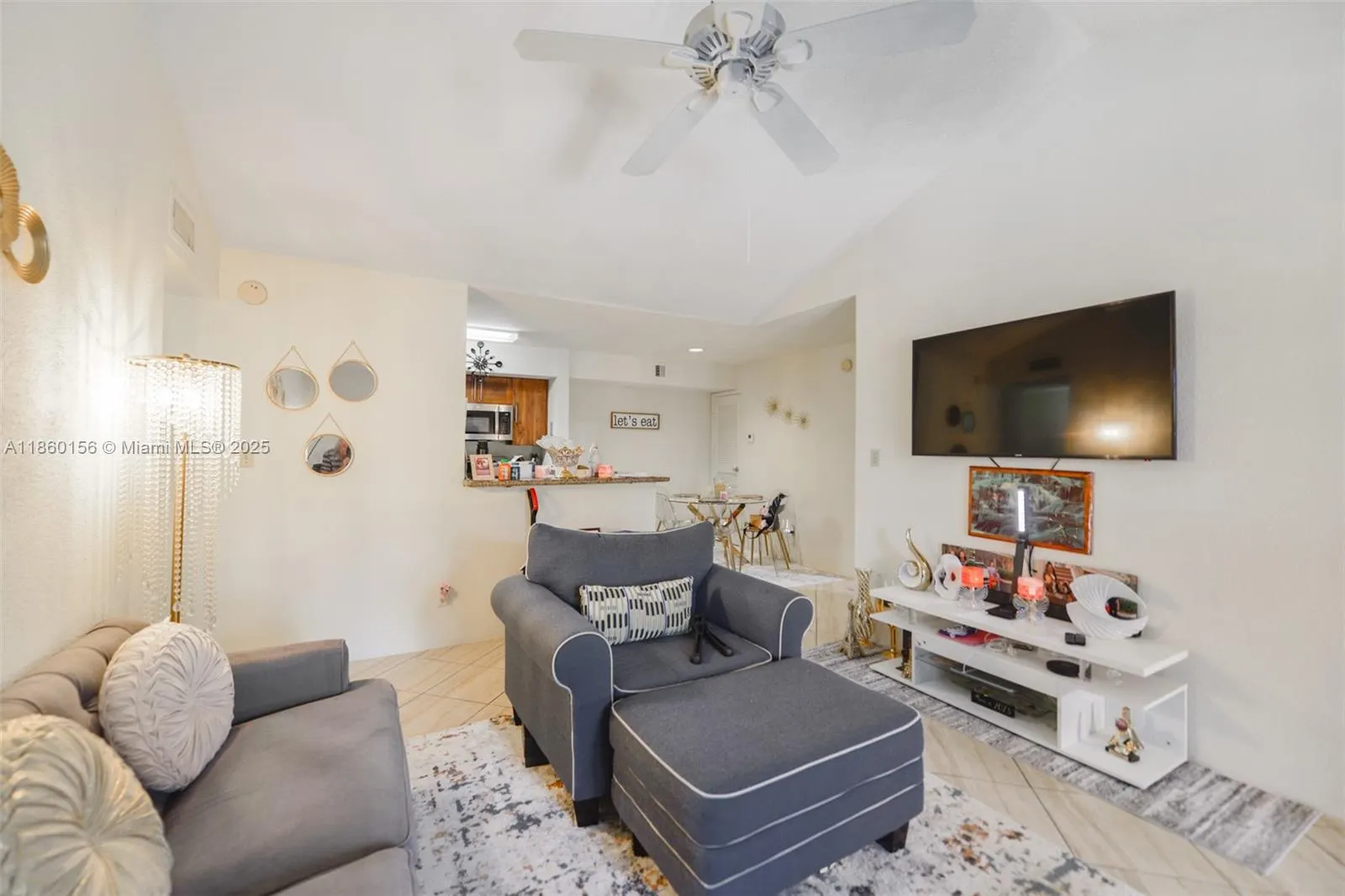 875 Riverside Dr, #735