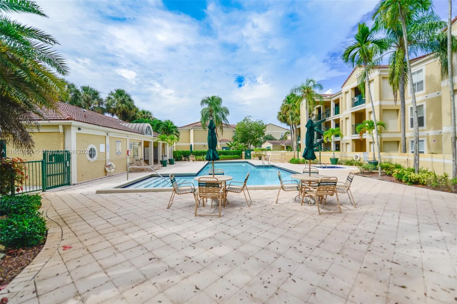 875 Riverside Dr, #735