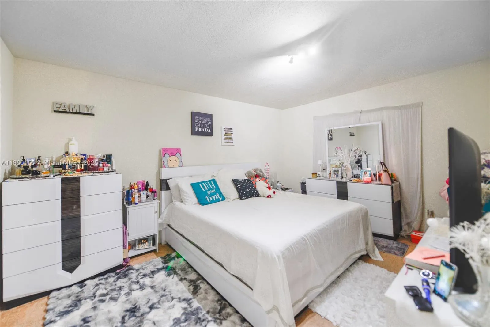 875 Riverside Dr, #735