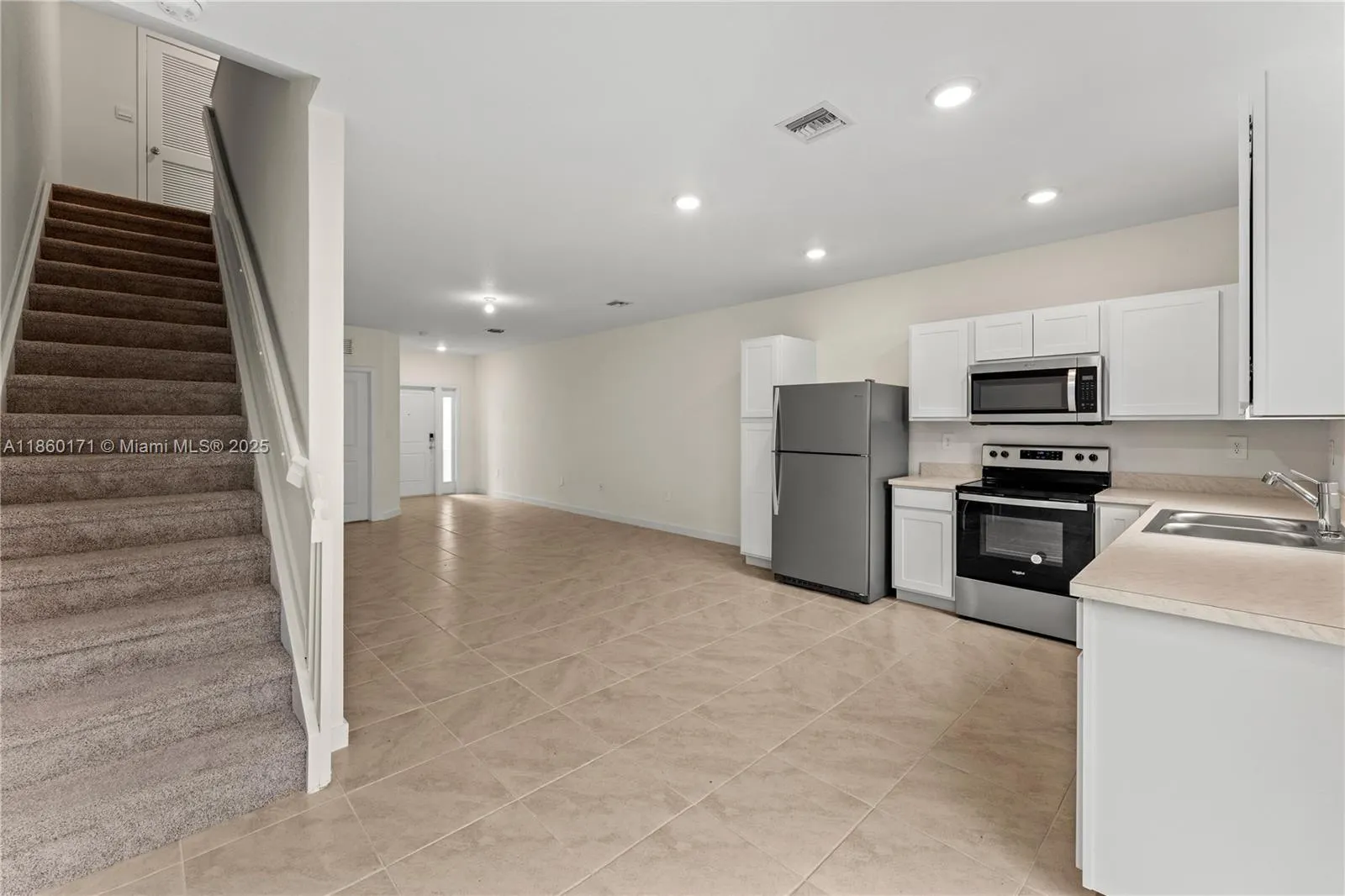 433 NE 12th St, #433