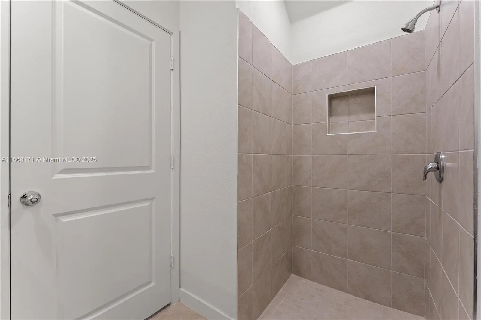 433 NE 12th St, #433
