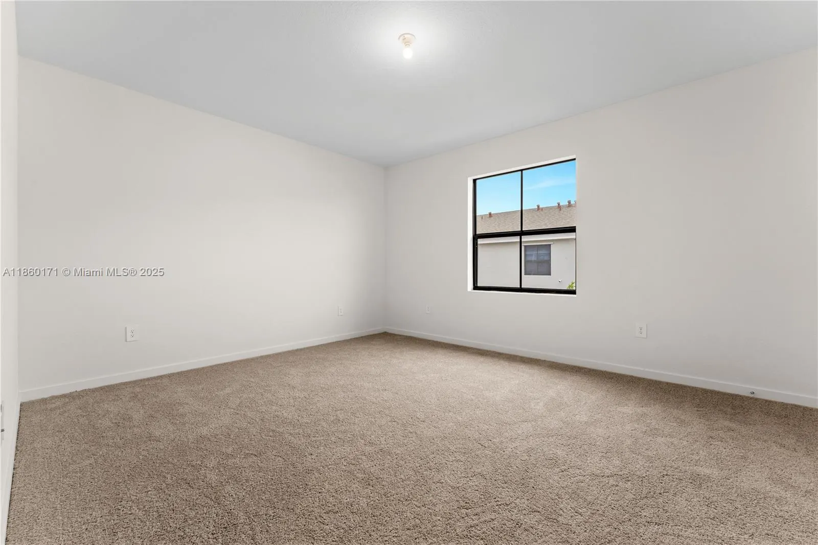 433 NE 12th St, #433