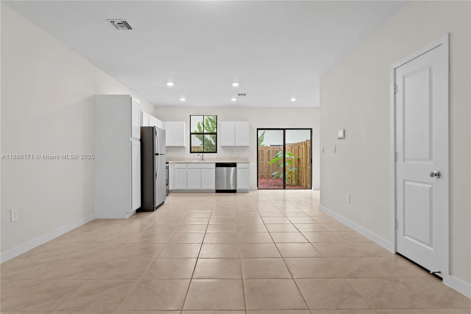 433 NE 12th St, #433