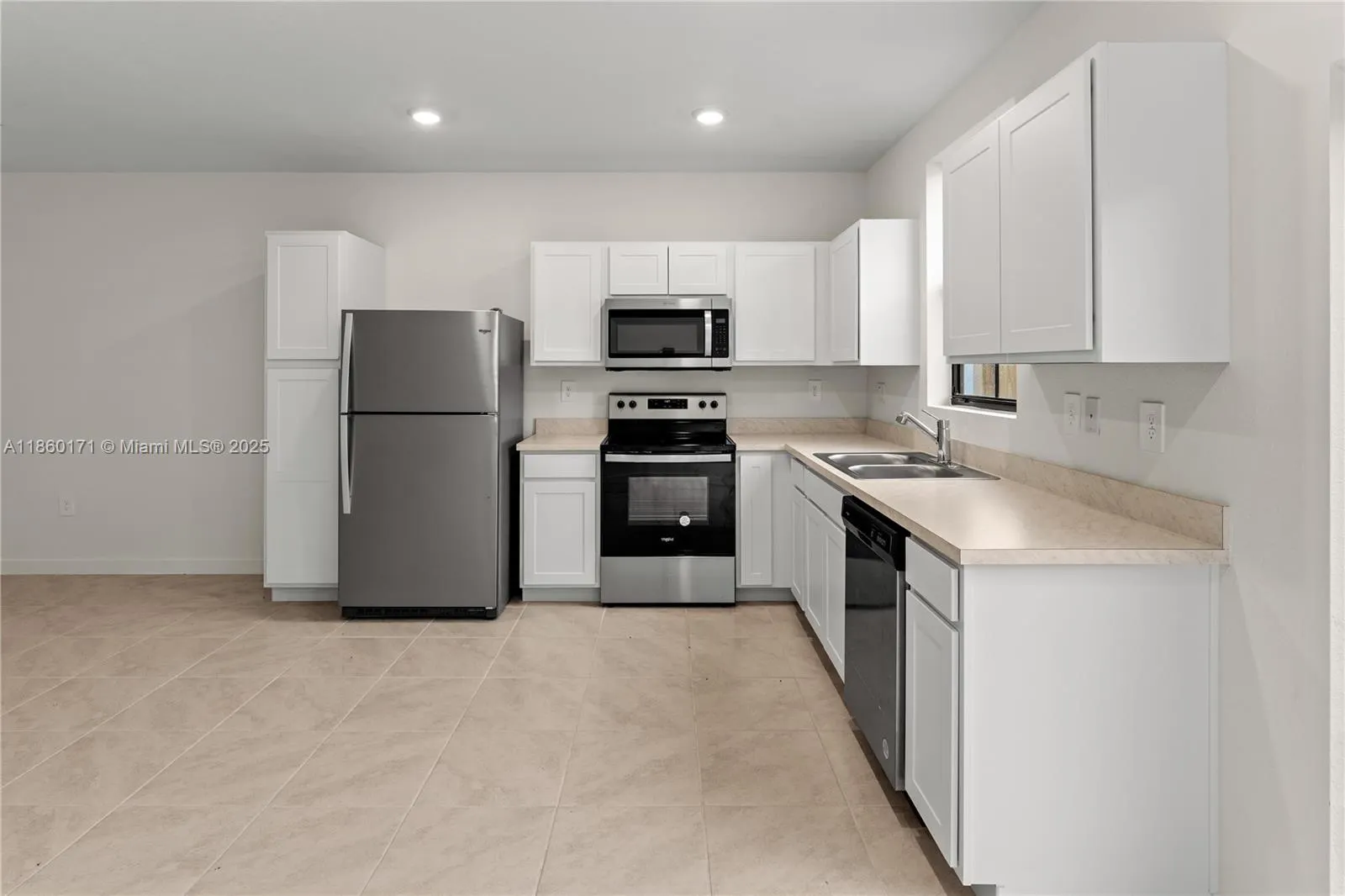 433 NE 12th St, #433