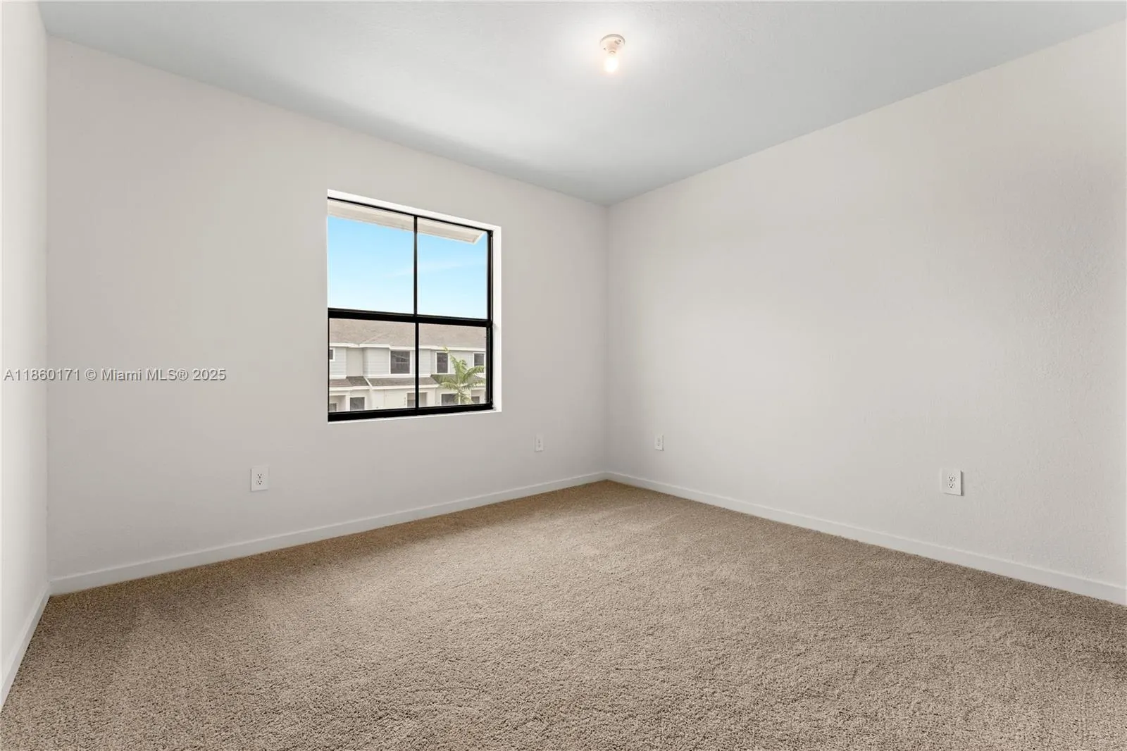433 NE 12th St, #433