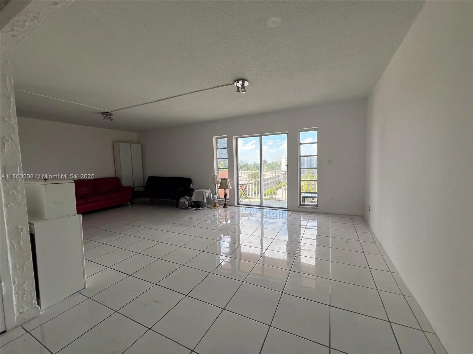 2200 E Hallandale Beach Blvd, #603