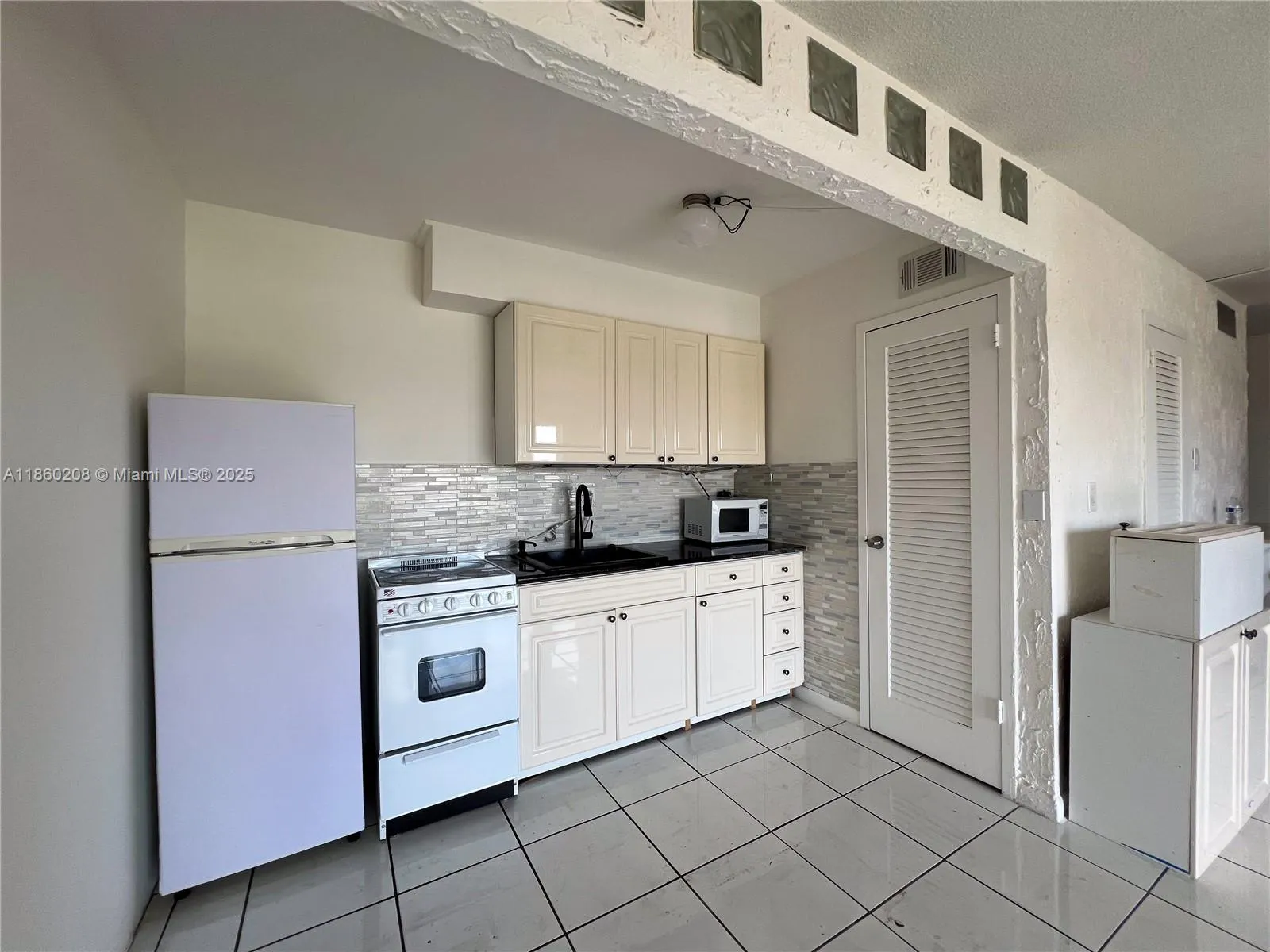 2200 E Hallandale Beach Blvd, #603