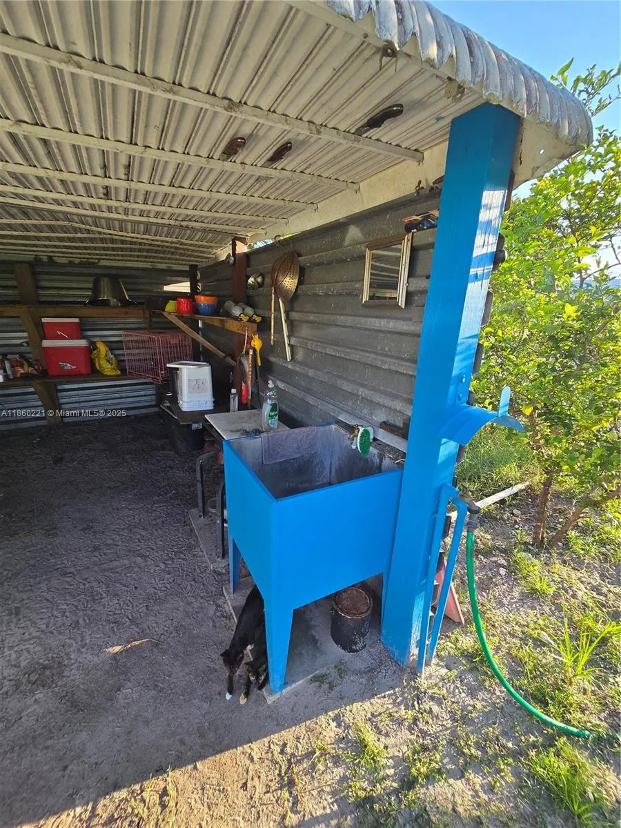 580 N Olivo