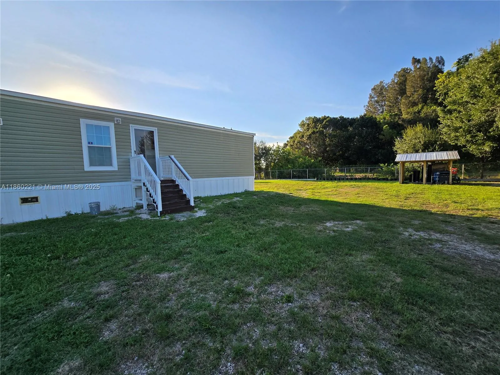 580 N Olivo