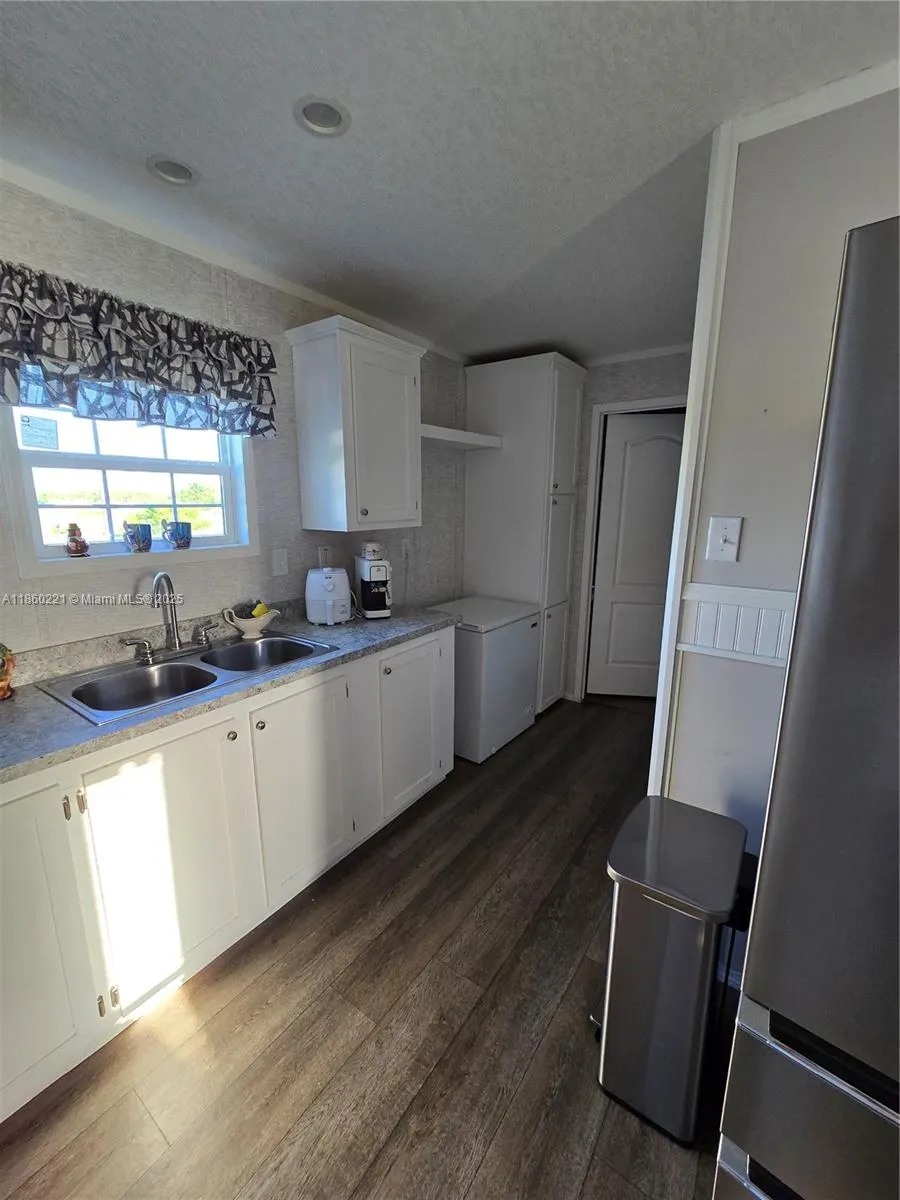580 N Olivo
