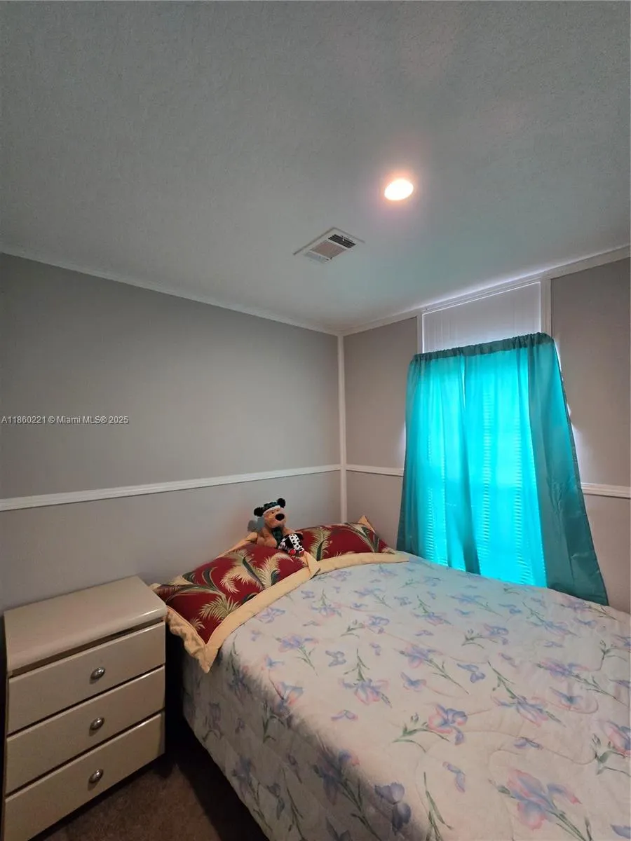 580 N Olivo