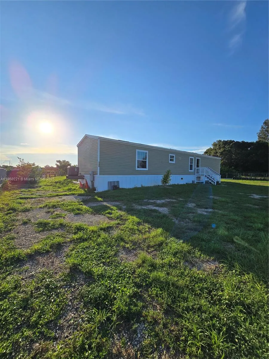 580 N Olivo