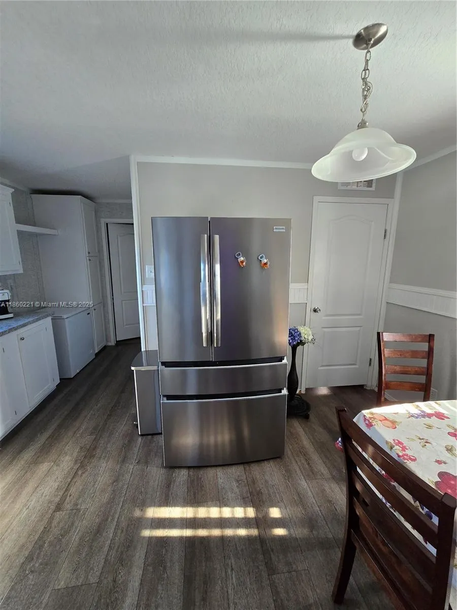 580 N Olivo