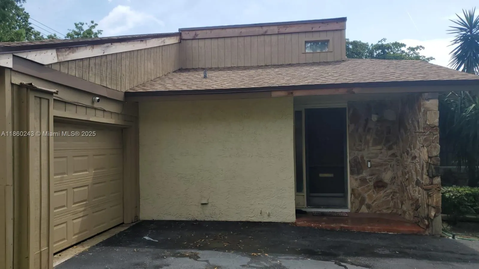 8091 Royal Palm Cir, #65